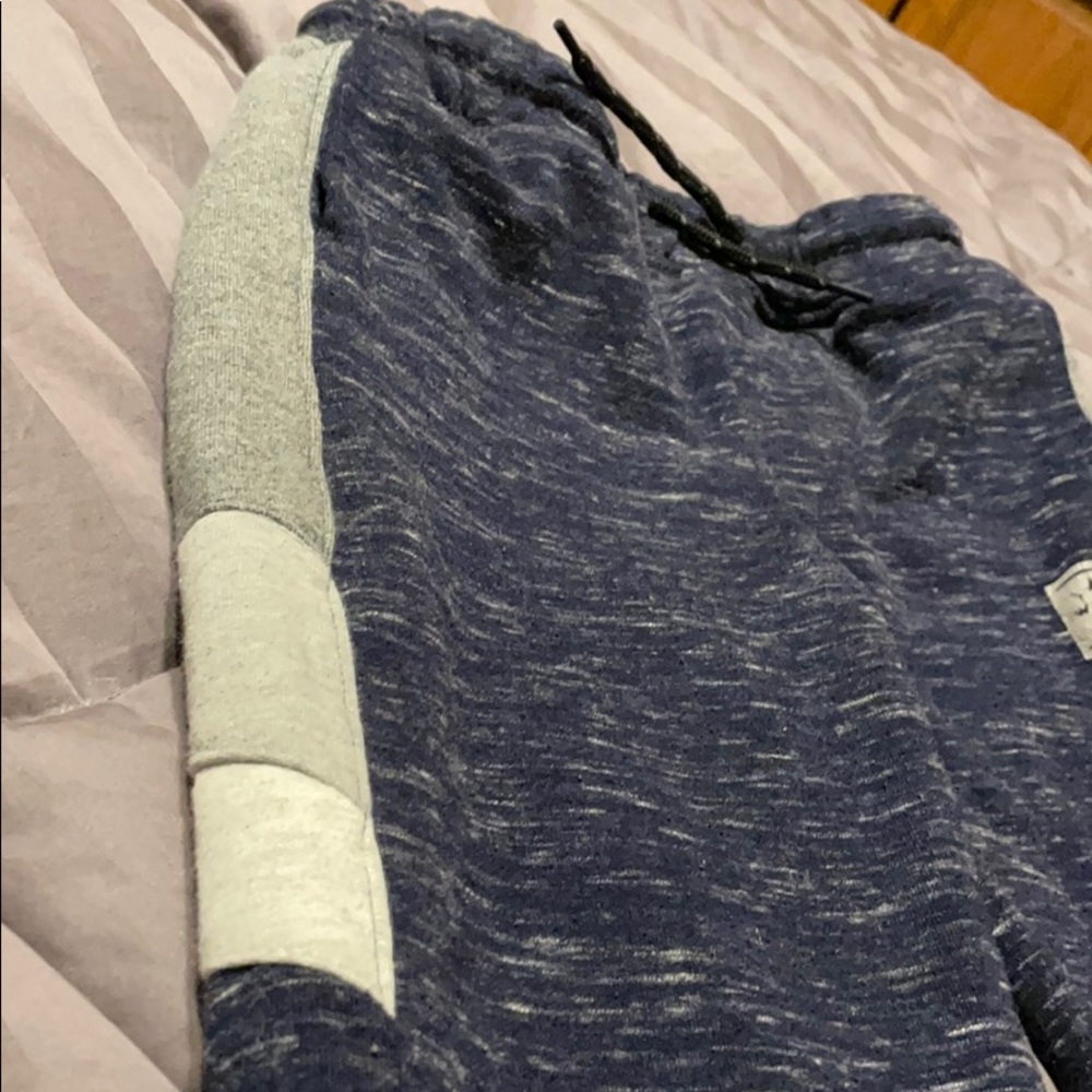 Comfy Sweats - Picture 4 of 7